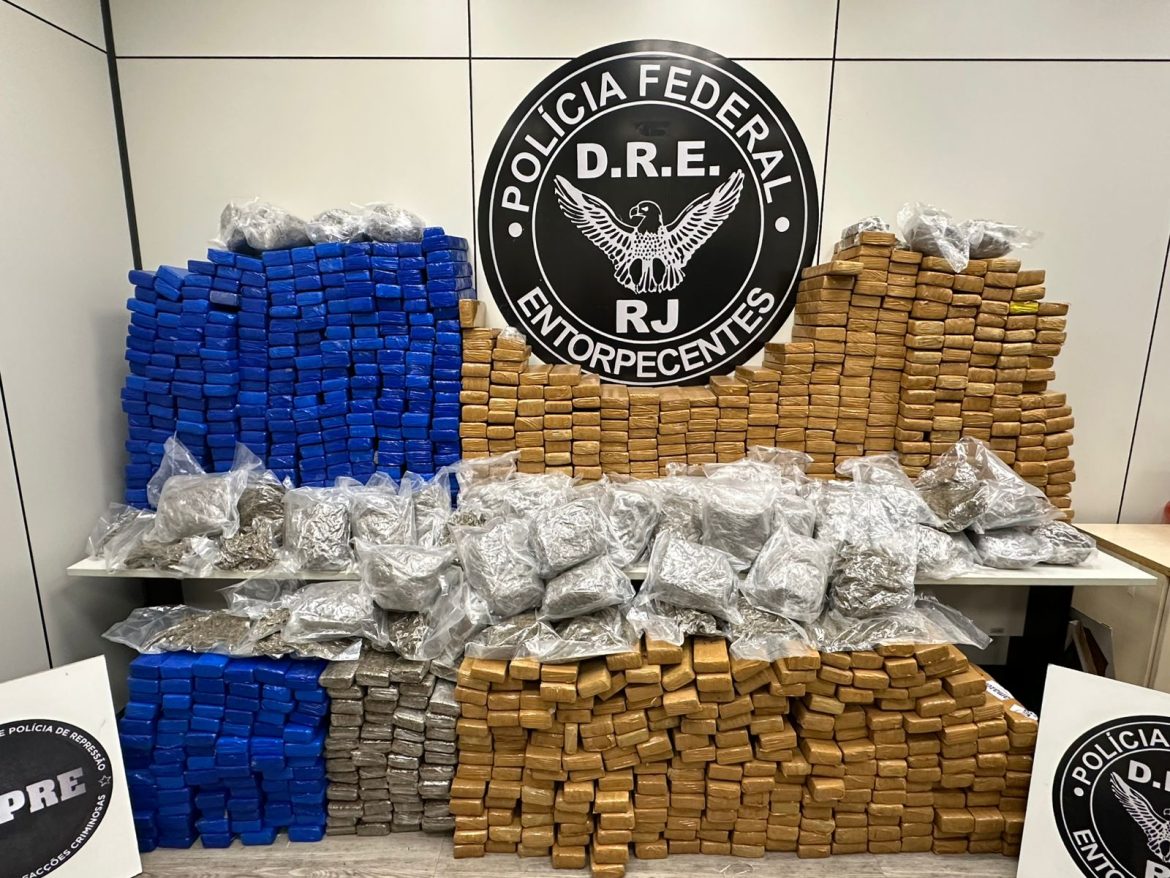 20.cf.res.polÍcia.pf apreende quase uma tonelada.drogas.divulgaÇÃopf