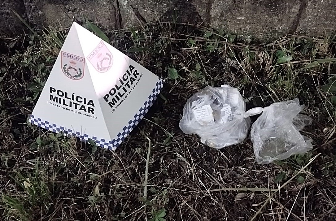 25.cf.res.polÍcia.pm prende suspeito.2.itapuca.divulgaÇÃopm