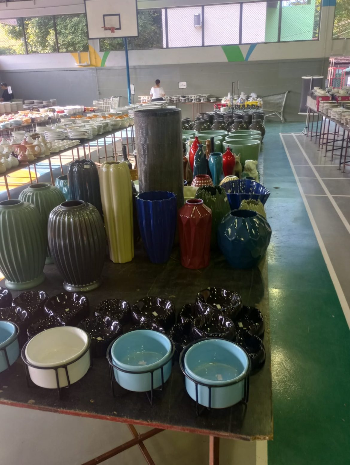 26 economia solidariedade e preços promocionais na expo louças apae vr divulgação11