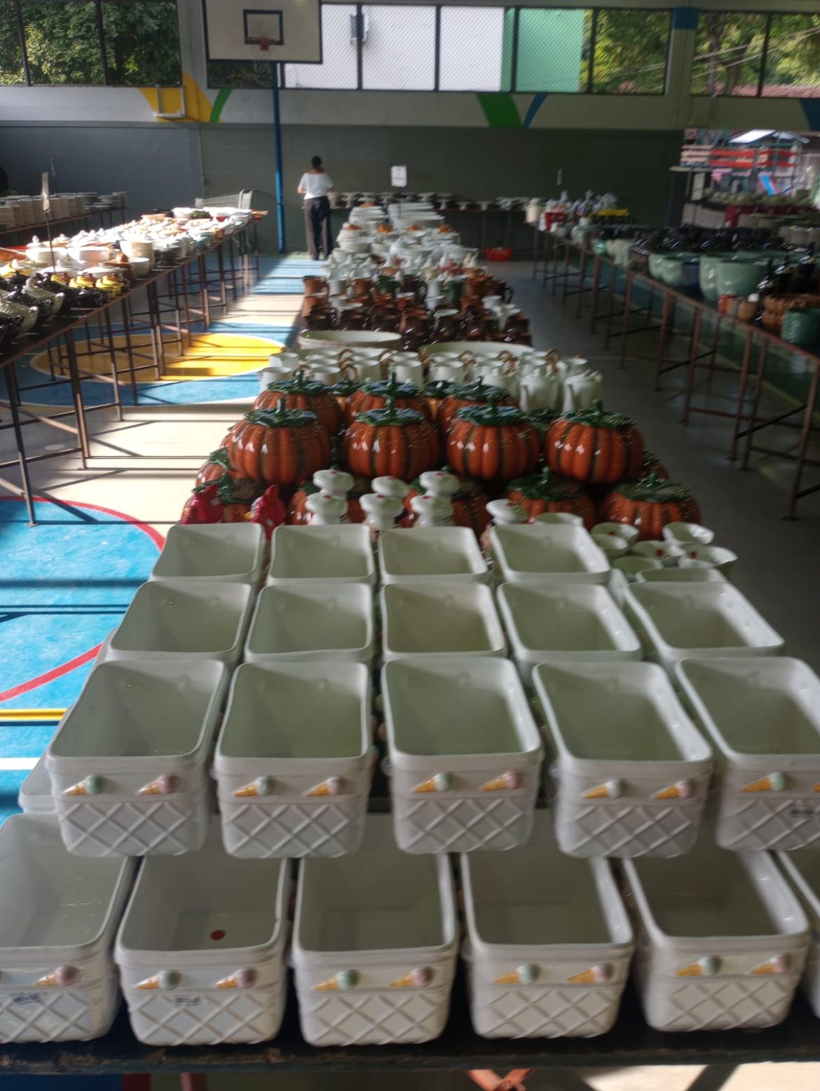 26 economia solidariedade e preços promocionais na expo louças apae vr divulgação13