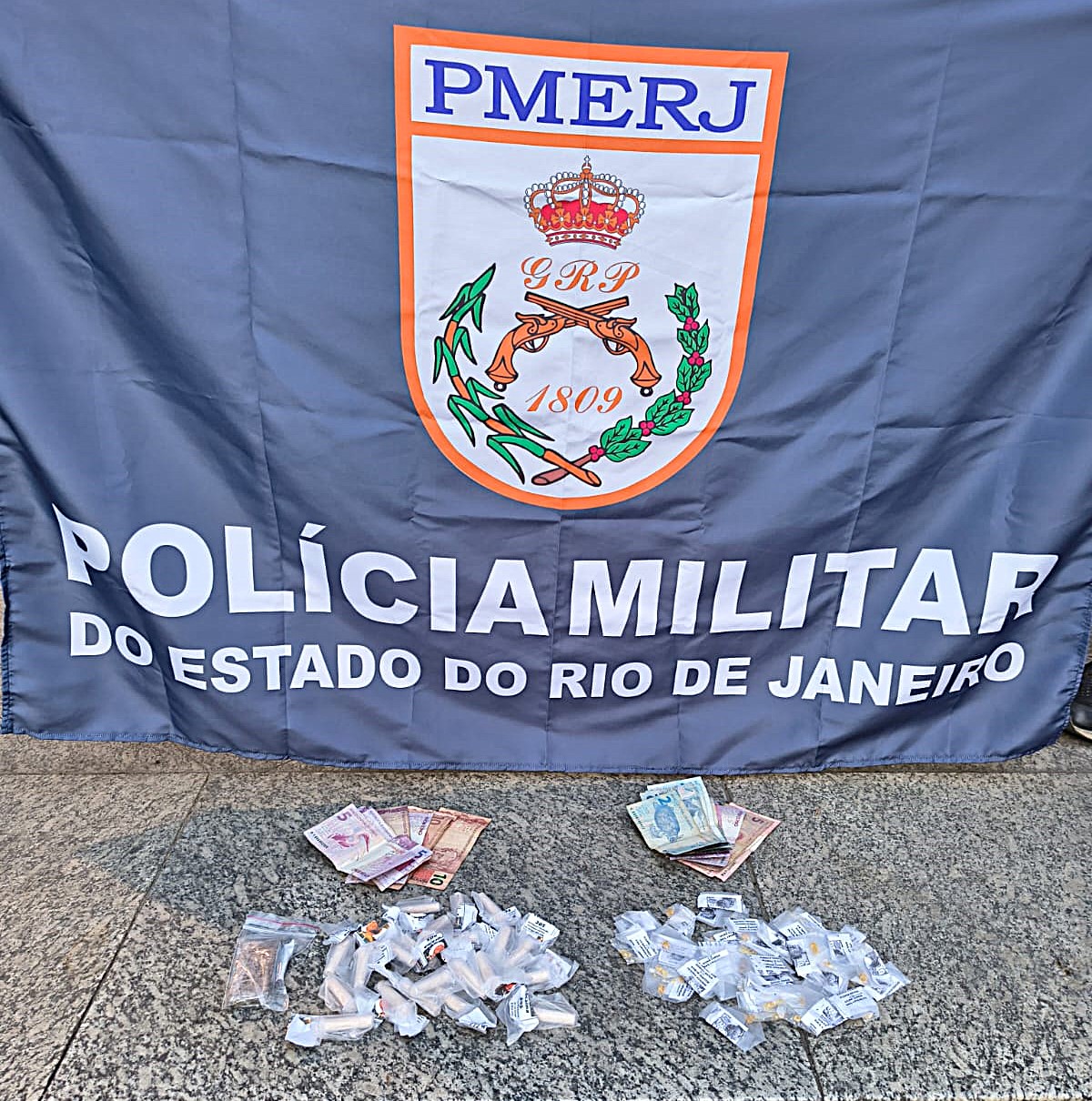 28.cf.res.polÍcia.dois homens são presos.2.itapuca.divulgaÇÃopm