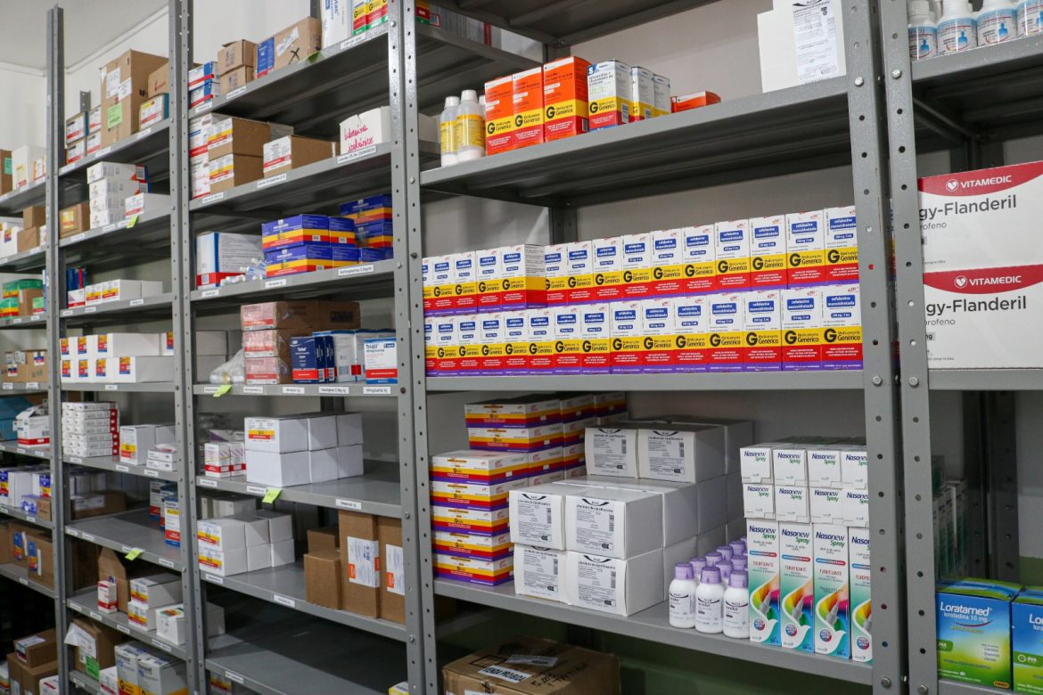 29.cf.res.cidades.prefeito entrega farmácia e consultório.1.farmÁcia.divulgaÇÃopmi (2)