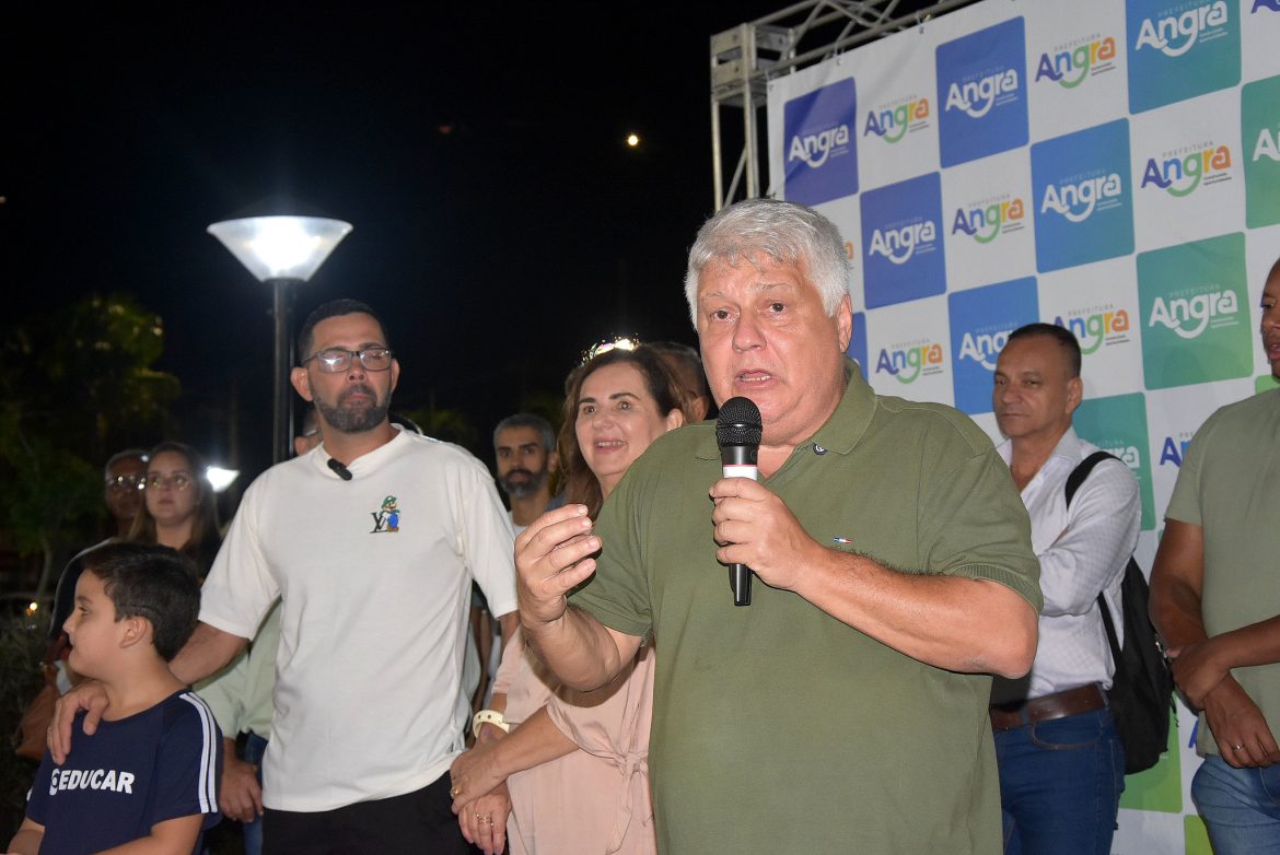 30.cf.res.cidades.prefeitura de angra entrega playgrounds.1.ferretti.divulgaÇÃopmar (2)