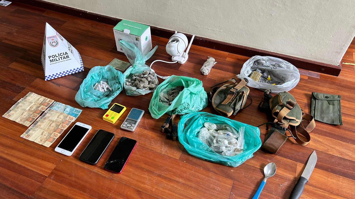 31.cf.res.polÍcia.homem é preso e dois adolescentes.divulgaÇÃopm