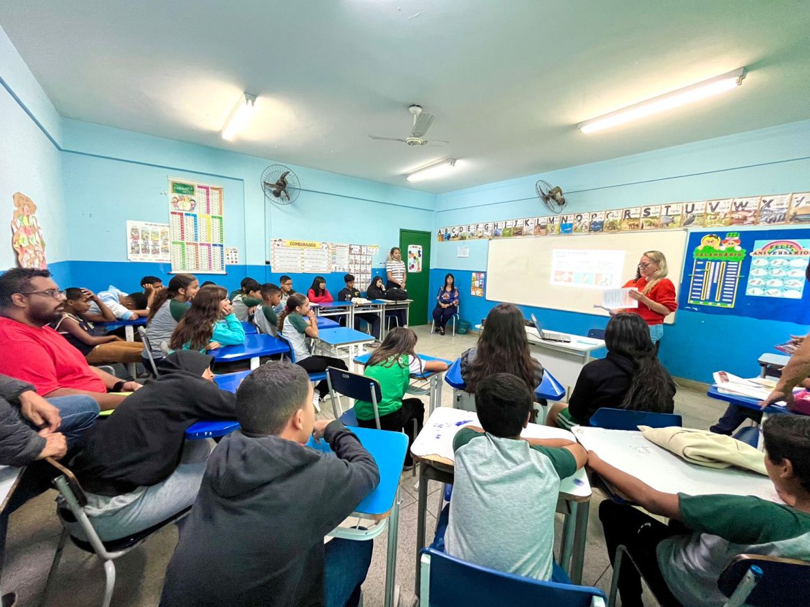 42.cf.res.cidades.itatiaia realiza ações do ‘maio laranja’.1.palestras.divulgaÇÃopmi