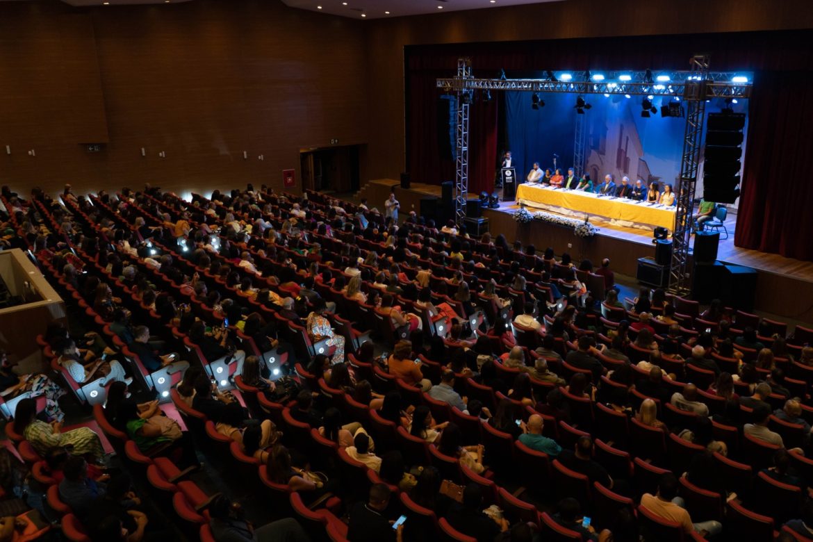 49.cf.res.cidades.volta redonda promove seminário.crisoliveirapmvr