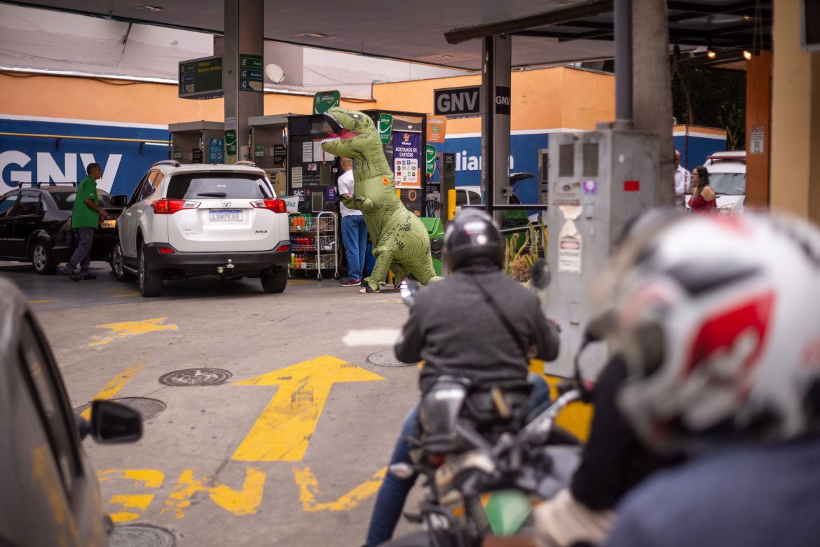 a 33 cf economia barra mansa promove dia livre de impostos com ação de conscientização e gasolina sem tributos iam martins (2)