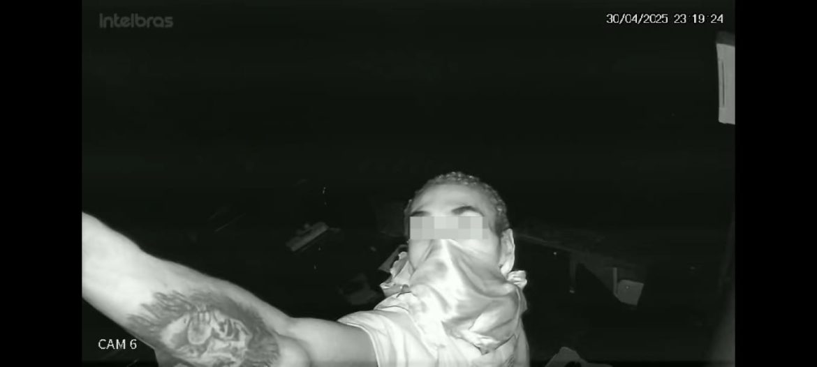 agentes da ordem pública de volta redonda detêm suspeito de furtar igreja divulgação semop11