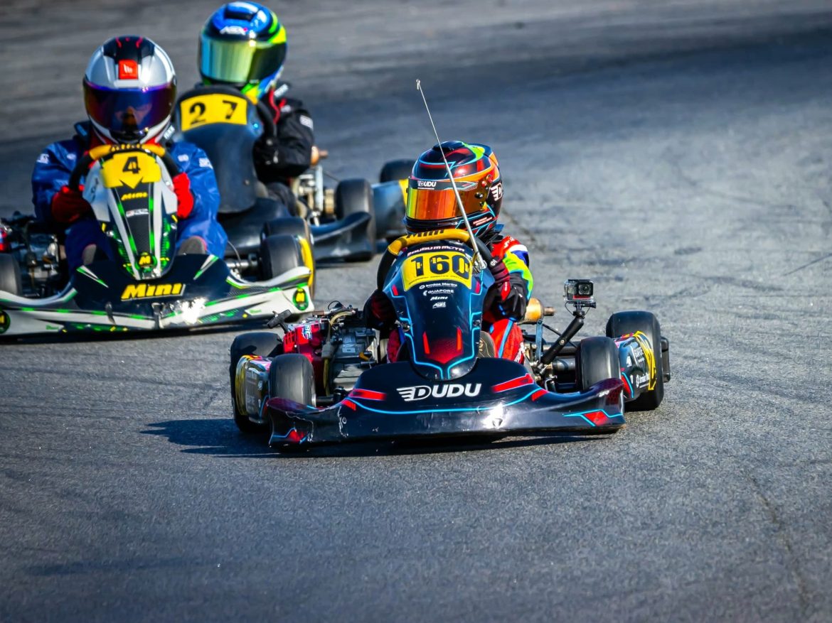 eduardo mota em interlagos na v11 cup foto diego tartalho
