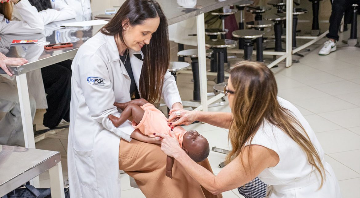 estudantes recebem capacitação durante congresso para atuação em emergências e terapia intensiva divulgação11 estudantes recebem capacitação durante congresso para atuação em emergências e terapia intensiva divulgação11