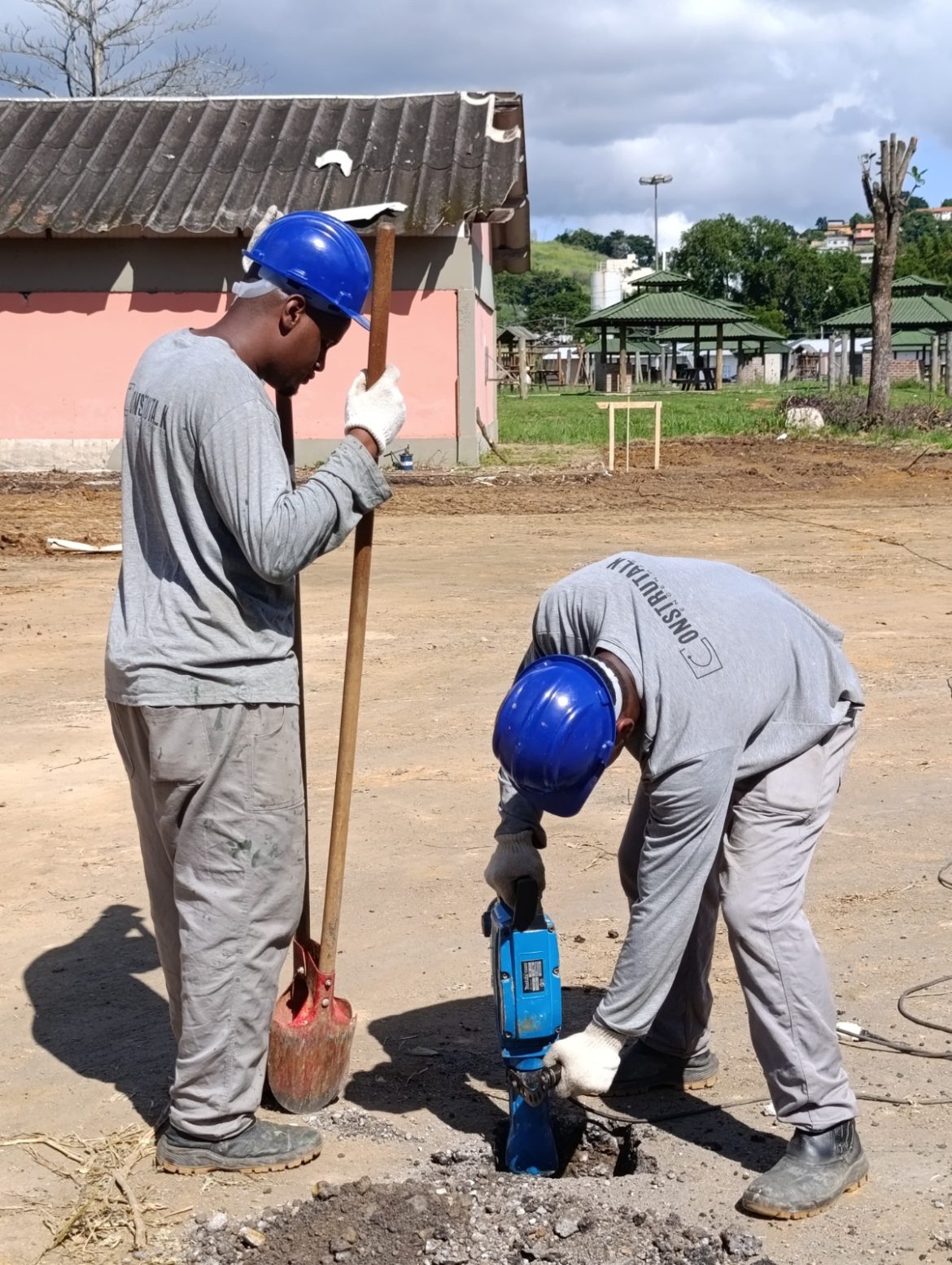 iniciadas as obras da nova sede da secretaria de educação de volta redonda adtiana cópio secom11 iniciadas as obras da nova sede da secretaria de educação de volta redonda adtiana cópio secom11
