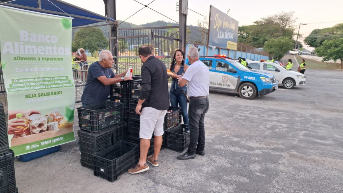 mais de 800 quilos de alimentos arrecadados na festa do trabalhador em volta redonda divulgação secom11 mais de 800 quilos de alimentos arrecadados na festa do trabalhador em volta redonda divulgação secom11