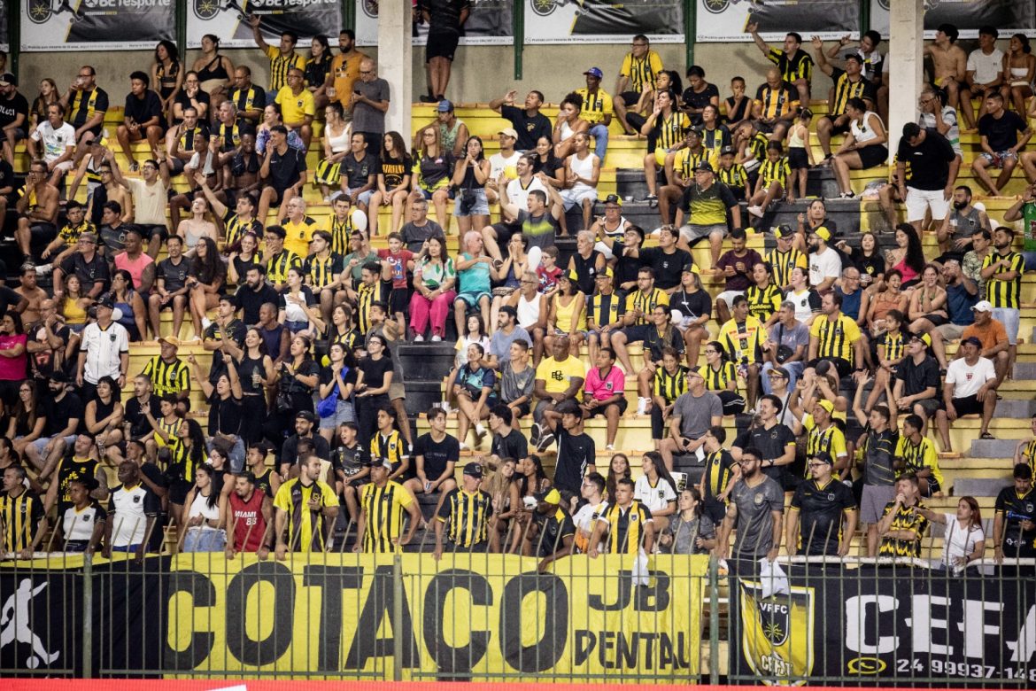 torcida do voltaço raphael torres