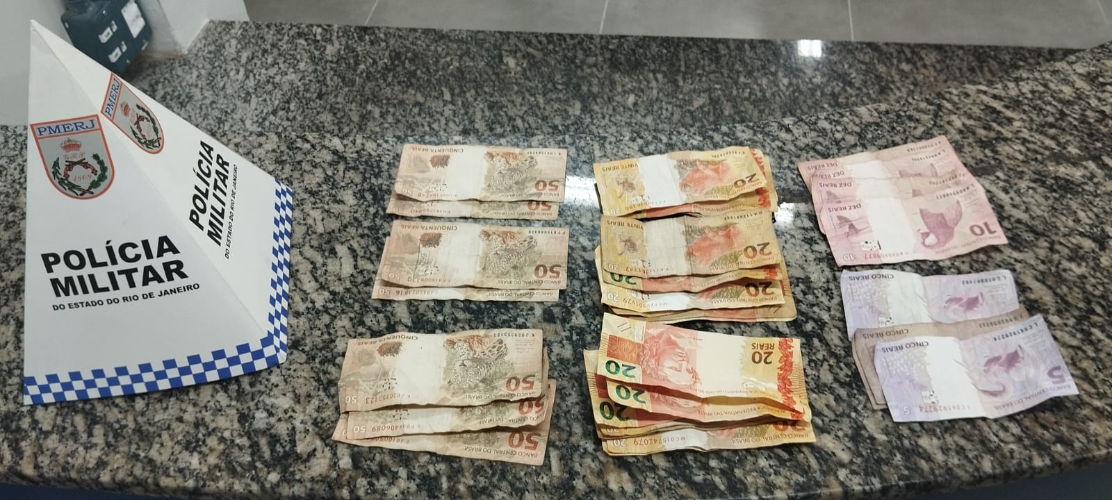 25.cf.res.polÍcia.adolescente é apreendido.2.homem.divulgaÇÃopm