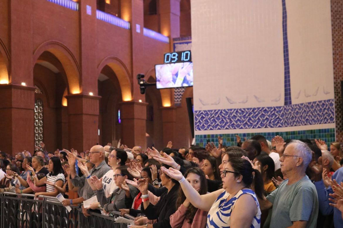 26.cf.res.cidades.romaria leva mais de 3,5 mil.1.fiÉis.divulgaÇÃo