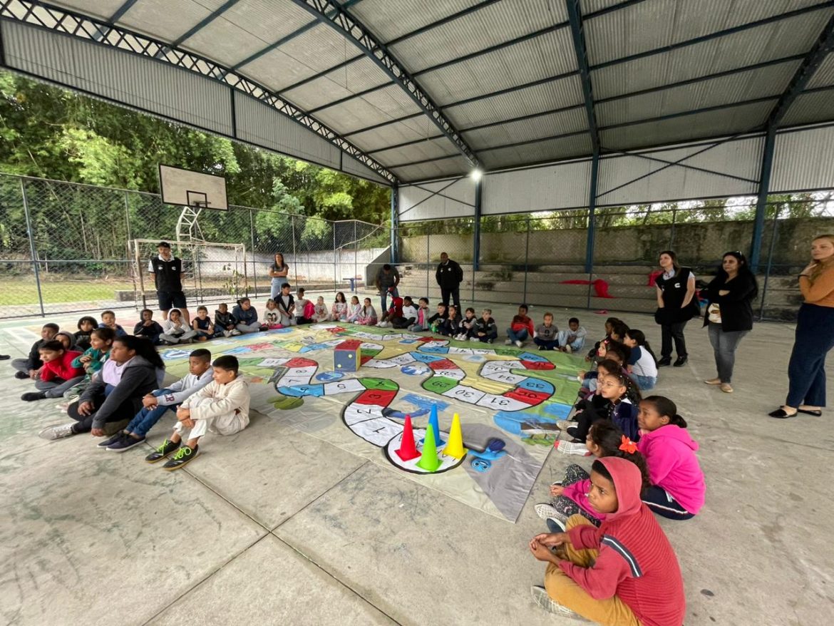 28.cf.res.cidades.porto real celebra dia do meio ambiente.1.alunos.redessociais