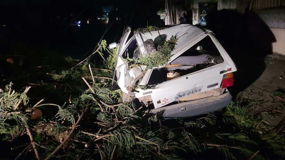 35.cf.res.cidades.rajada de 70,9 kmh.2.carro.divulgaÇÃodefesacivil (2)