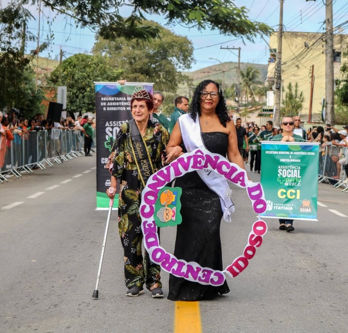 48.cf.res.cidades.quatro dias de festa.2.desfile.divulgaÇÃopmi