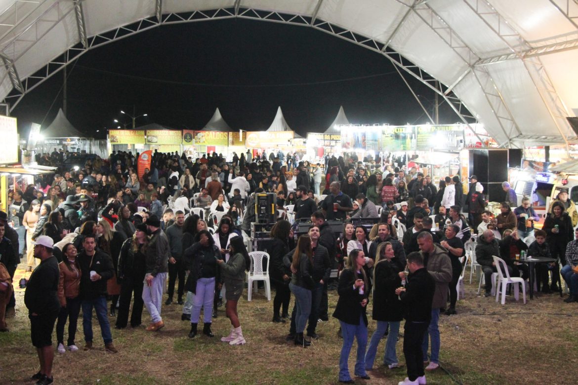 48.cf.res.cidades.quatro dias de festa.4.pÚblico.divulgaÇÃopmi (2)