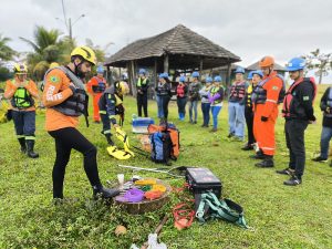 54611100122 53d8e8c299 c