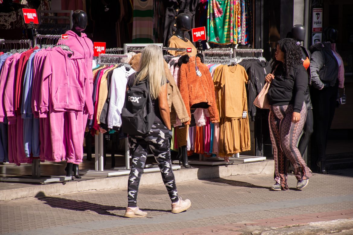 a 43 cf economia lojistas apostam em crescimento nas vendas com a queda da temperatura iam martins (1)