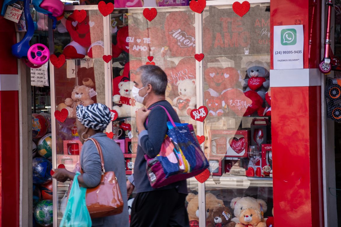 a 68 cf economia comércio otimista com vendas para o dia dos namorados iam martins (4)