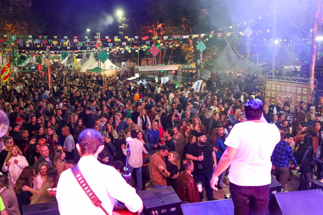 arraiá da pet agita o mês de julho no clube dos funcionários divulgação1 arraiá da pet agita o mês de julho no clube dos funcionários divulgação1