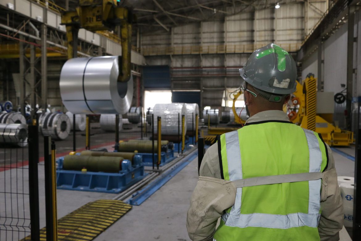 csn está com mais de 200 vagas de emprego para profissionais e estudantes na região divulgação