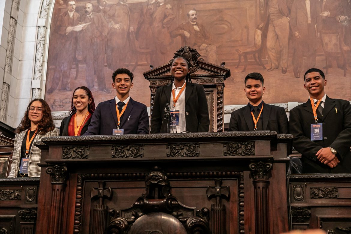 mesa diretora juvenil