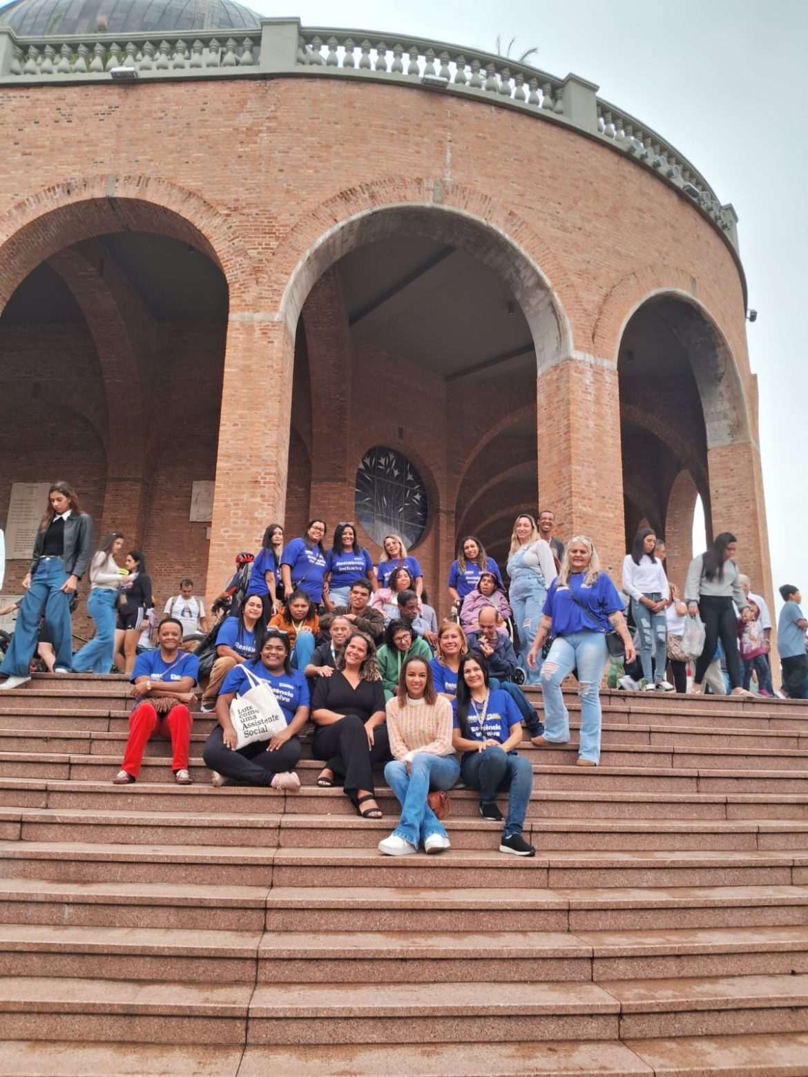 passeio dos moradores da residÊncia inclusiva divulgação pmvr11