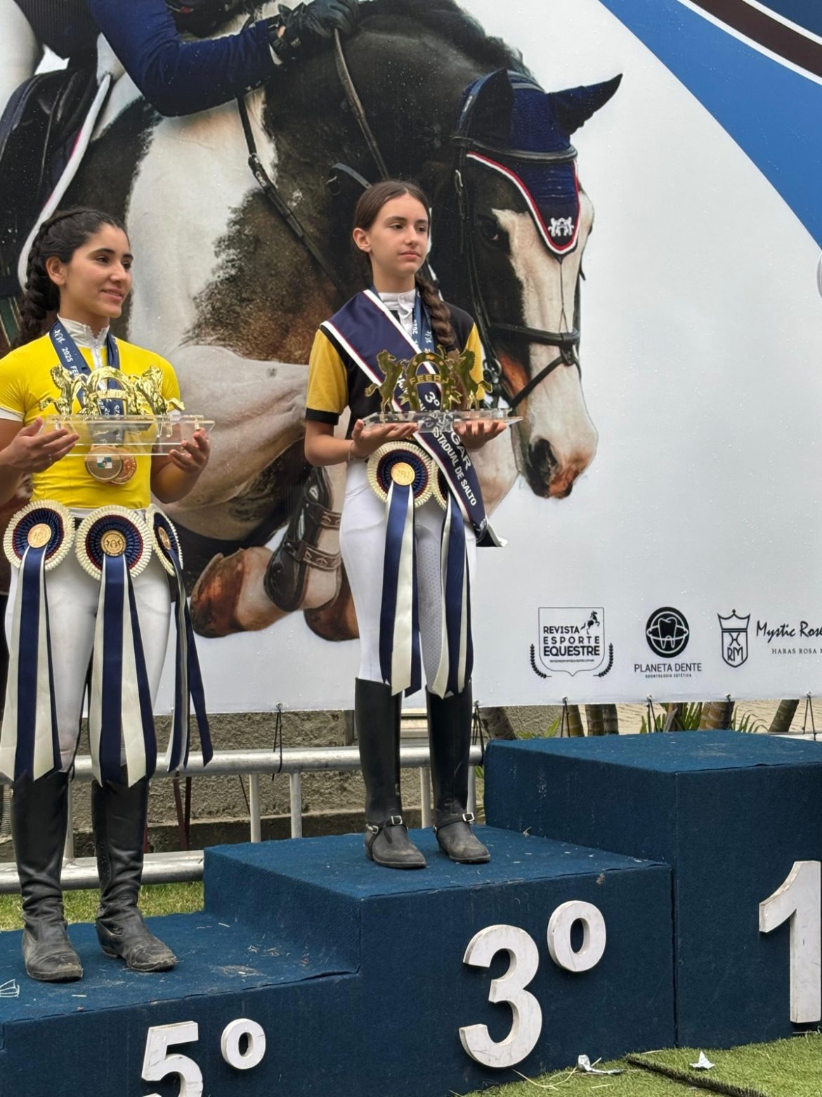 quinze medalhas conquistadas no campeonato estadual de hipismo pela equipe de volta redonda divulgação pmvr1 quinze medalhas conquistadas no campeonato estadual de hipismo pela equipe de volta redonda divulgação pmvr1
