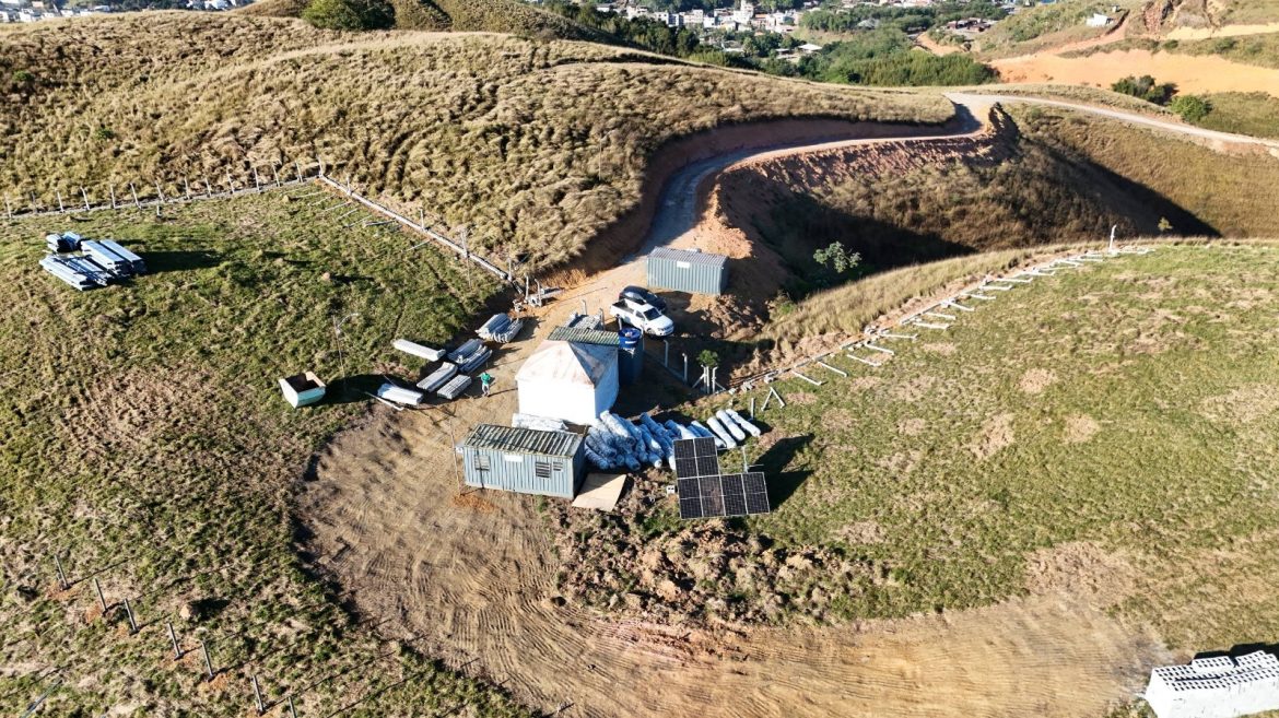 usina de energia solar é construída em volta redonda para abastecer parte da eta belmonte divulçgação pmvr1 usina de energia solar é construída em volta redonda para abastecer parte da eta belmonte divulçgação pmvr1