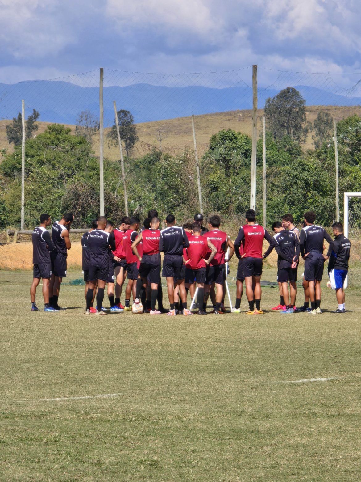 16.cf.res.esportes.resende enfrenta a portuguesa.divulgaÇÃo resendefc
