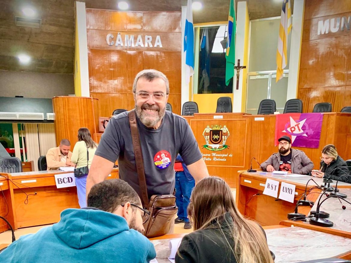 47 polÍtica marcos araújo vence eleição para presidente do pt volta redonda divulgaÇÃo