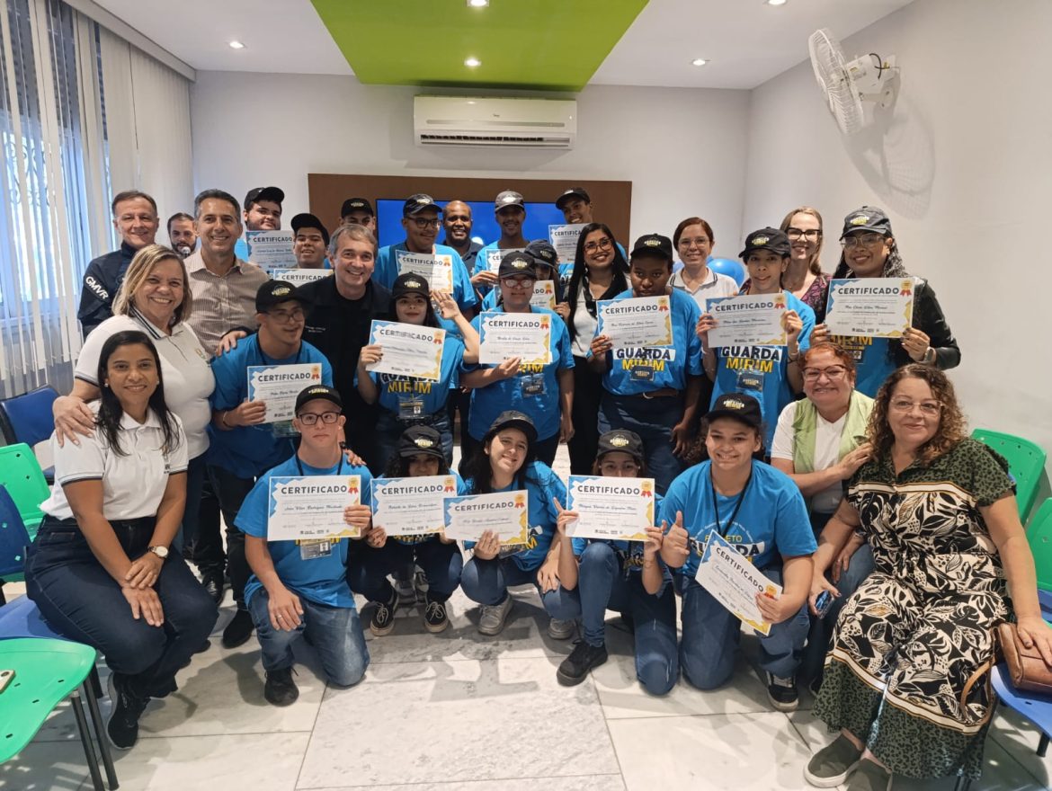 alunos da apae vr são formados como agentes da guarda mirim pela ordem pública de volta redonda adriana cópio pmvr11 alunos da apae vr são formados como agentes da guarda mirim pela ordem pública de volta redonda adriana cópio pmvr11