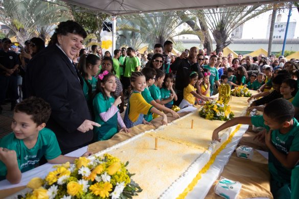 bolo de seis metros no aniversário de 71 anos de volta redonda arquivo cris oliveira