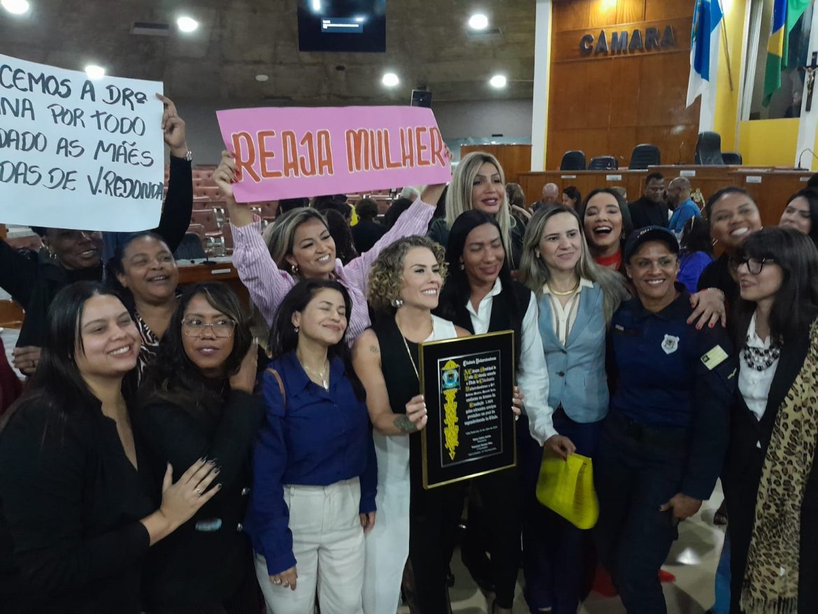 câmara de vereadores realiza sessão solene para entrega do título de cidadão volta redondense0divulgaÇÃo