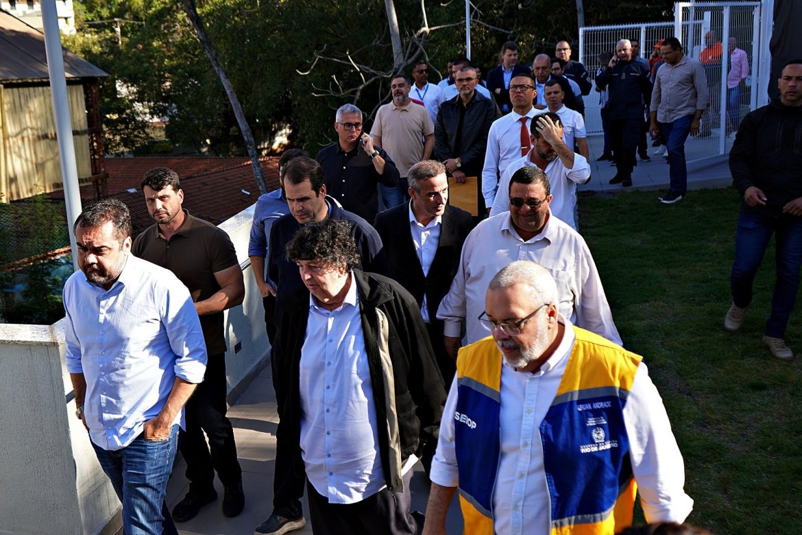 governador conhece as instalações do museu de ciência em volta redonda e reforça parceria geraldo henrique pmvr13