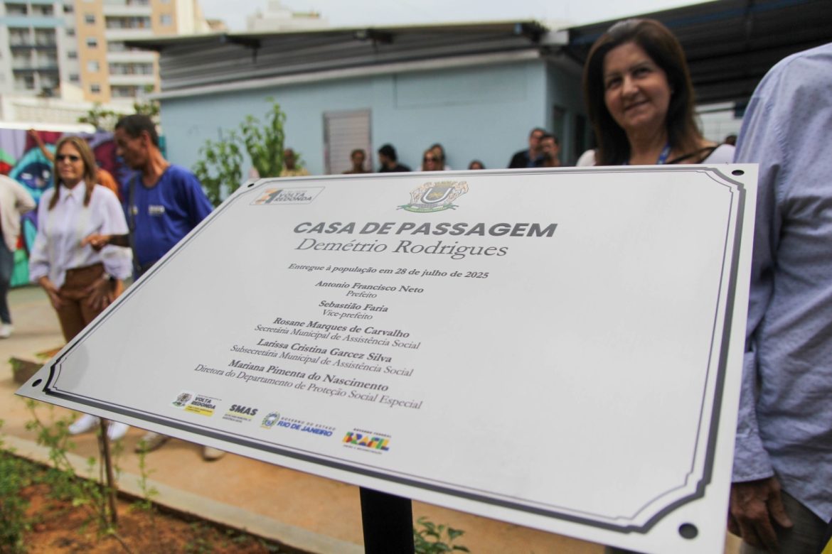 inaugurada a casa de passagem para população em situação de rua em volta redonda adriana cópio pmvr
