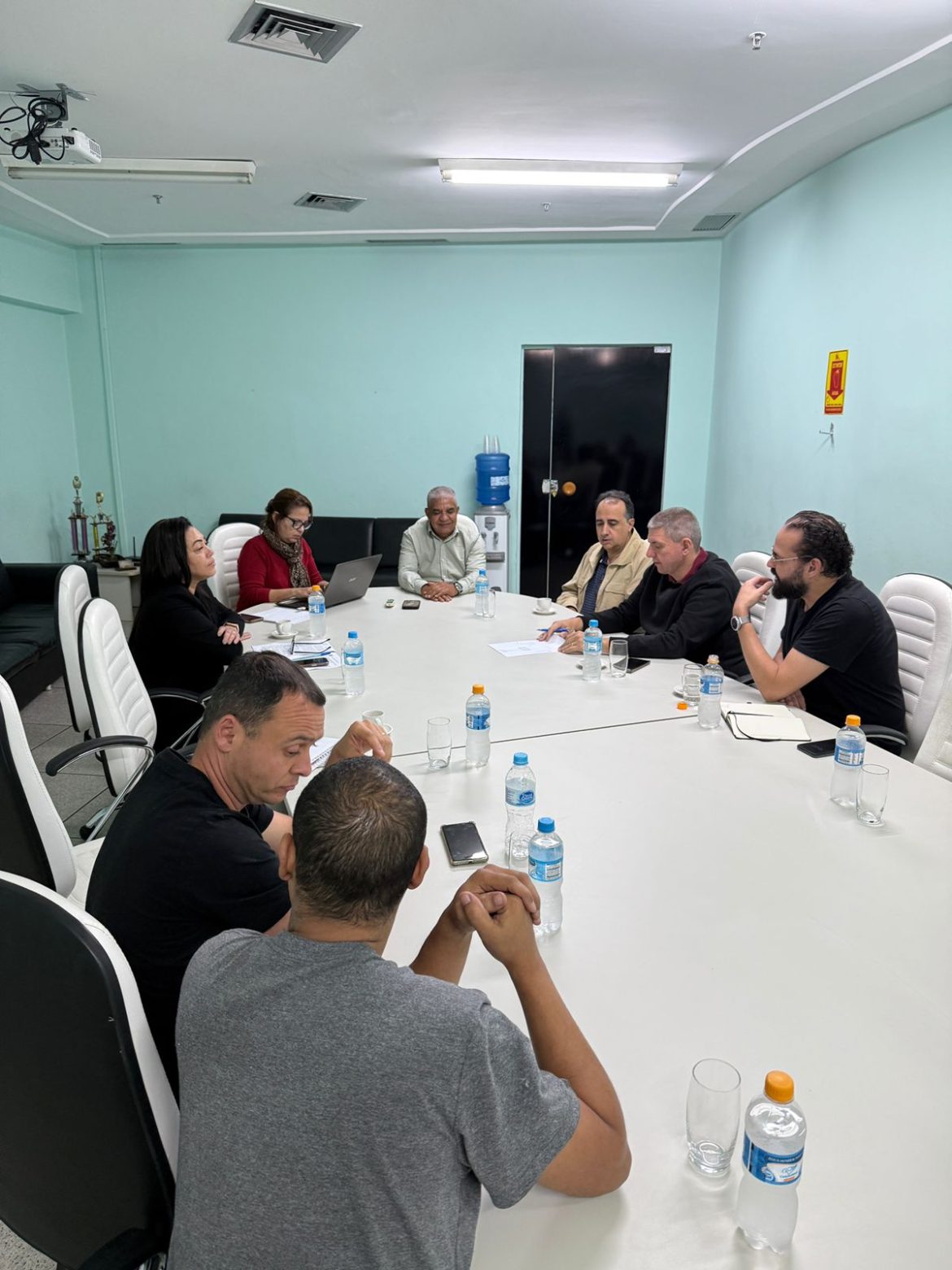 legislativo de volta redonda e uff discutem implantação da tv câmara divulgação