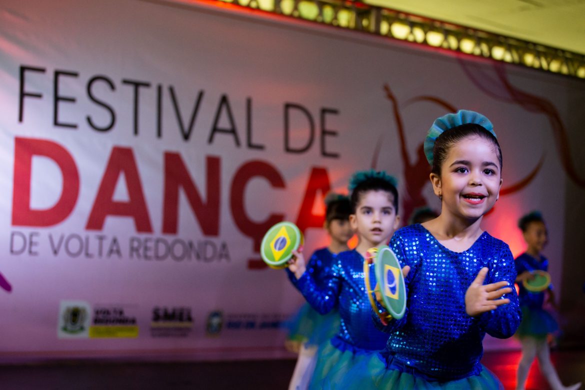 mais de dois mil dançarinos devem movimentar o festival de dança de volta redonda arquivo cris oliveira1 mais de dois mil dançarinos devem movimentar o festival de dança de volta redonda arquivo cris oliveira1