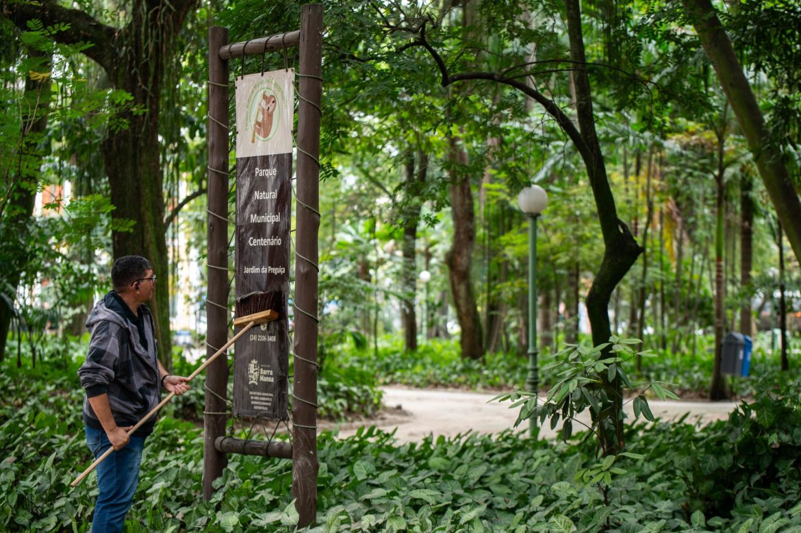 mutirão de limpeza é realizado no parque centenário em barra mansa felipe vieira11