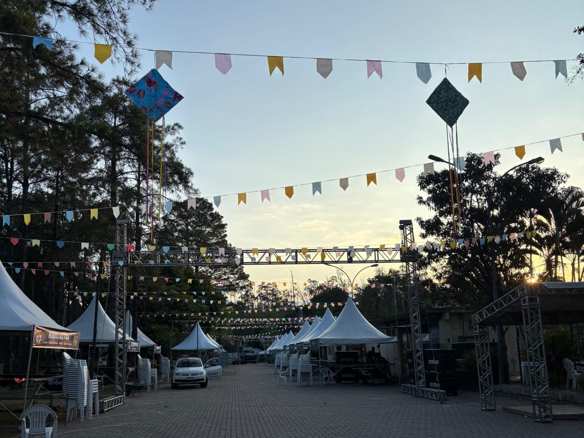 tudo pronto para o arraiá da pet 2025 que inicia nesta sexta feira no clube dos funcionários divulgação