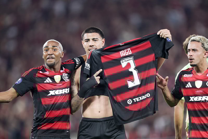 23.cf.res.flamengo vence barcelona.2.comquista.gilvan de souzaflamengo