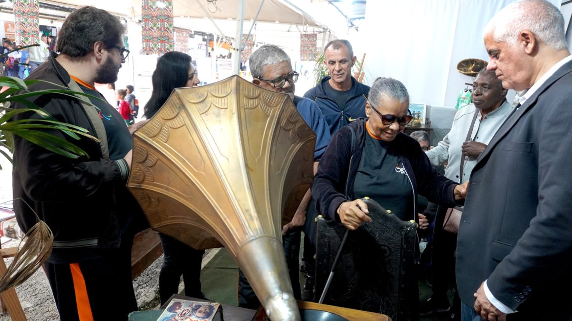 25.cf.res.cidades.cineclube exibe filme.1.gramofone.divulgaÇÃo (2) 25.cf.res.cidades.cineclube exibe filme.1.gramofone.divulgaÇÃo (2)