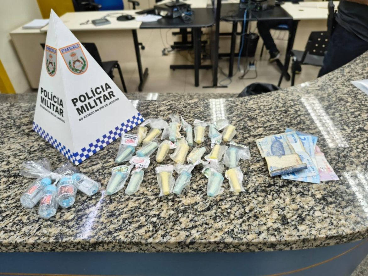 29.cf.res.polÍcia.homem é preso suspeito de tráfico.divulgaÇÃopm