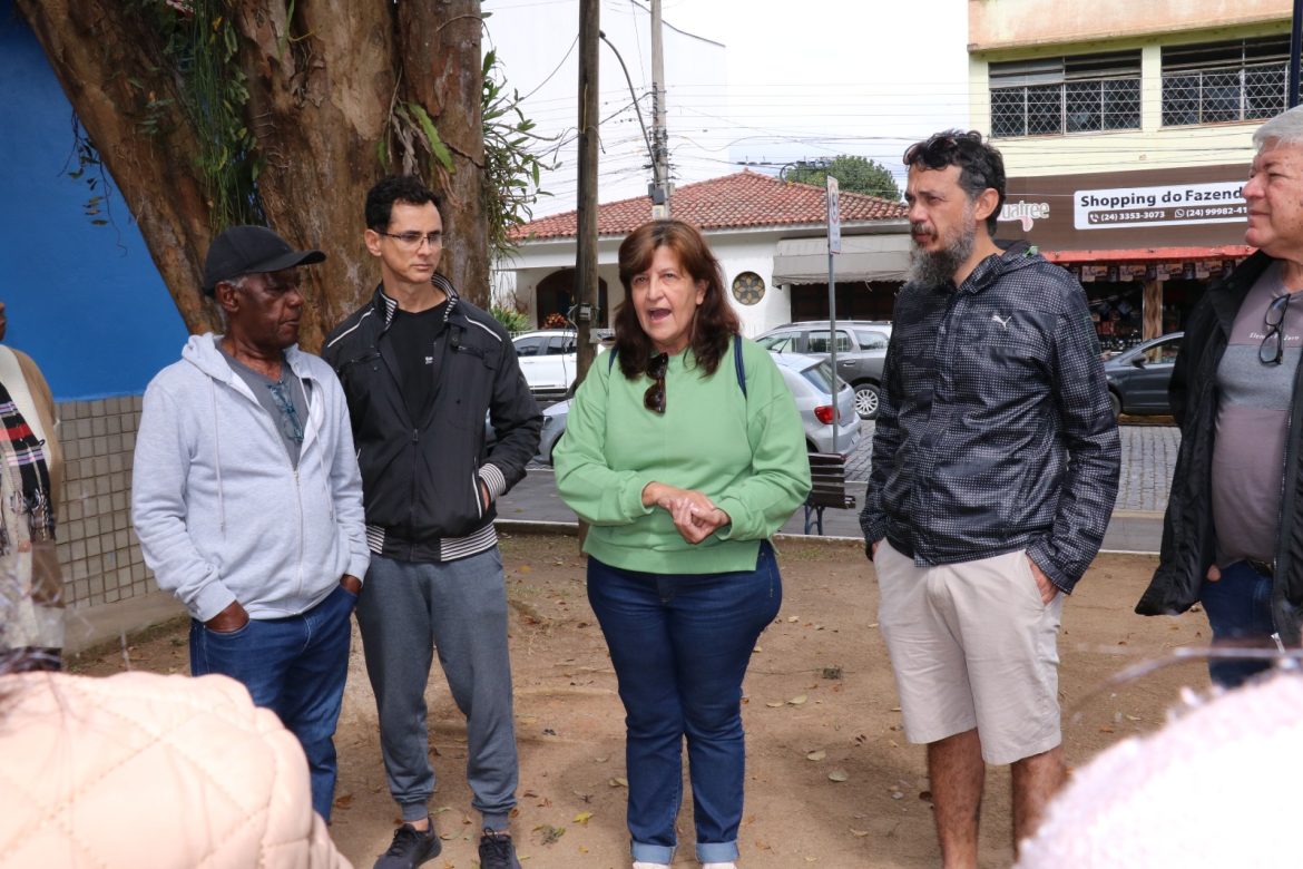 30.cf.res.economia.sebrae visita feirantes.1.consultora.redessociais (3)