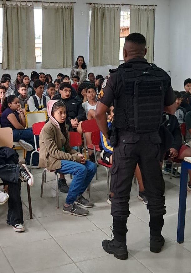 45.cf.res.cidades.projeto baddu une escola.2.palestraas.divulgaÇÃopmi (2)