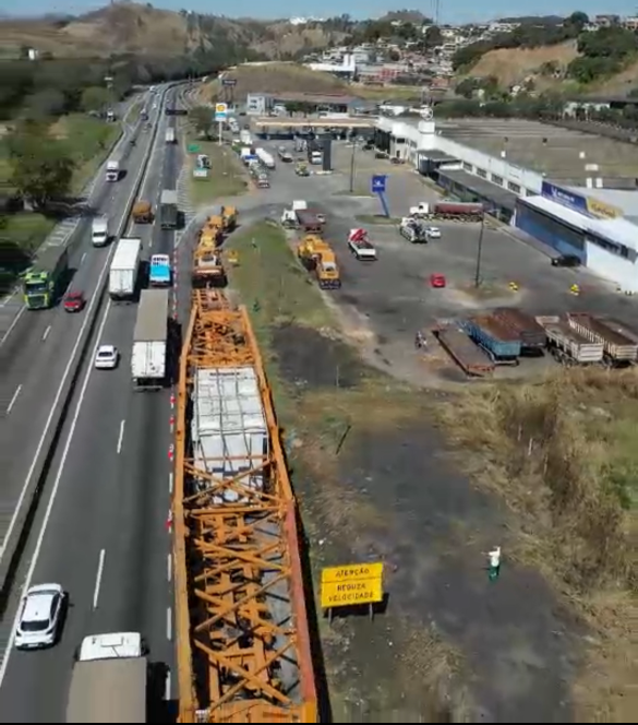 47.cf.res.cidades.carga de mais de 300 toneladas.1.estacionado.reproduÇÃo