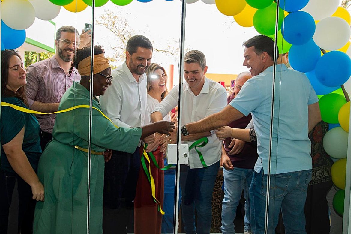 52.cf.res.polÍtica.senador flávio bolsonaro visita.1.itatiaia.divulgaÇÃopmi (2)